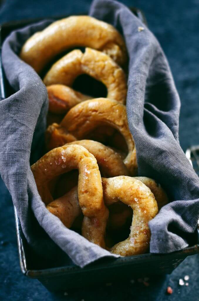 Best easy paleo diet pretzels. Made in a few mins. Yeast free. Nut free. Easy gluten free pretzel recipe. Homemade gluten free paleo pretzels. Easy gluten free pretzel recipe for kids. Paleo pretzel recipe.