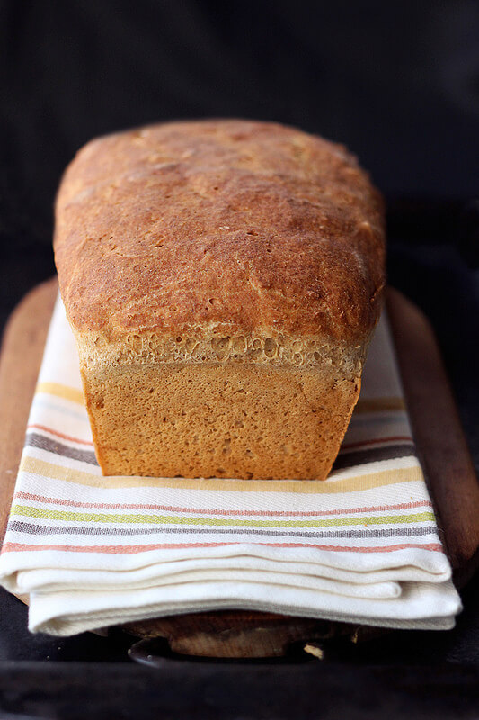 There IS life after wheat! Best soft and fluffy gluten free sandwich bread. Easy gluten free bread recipes. best paleo sandwich bread recipes. Easy paleo bread recipes.