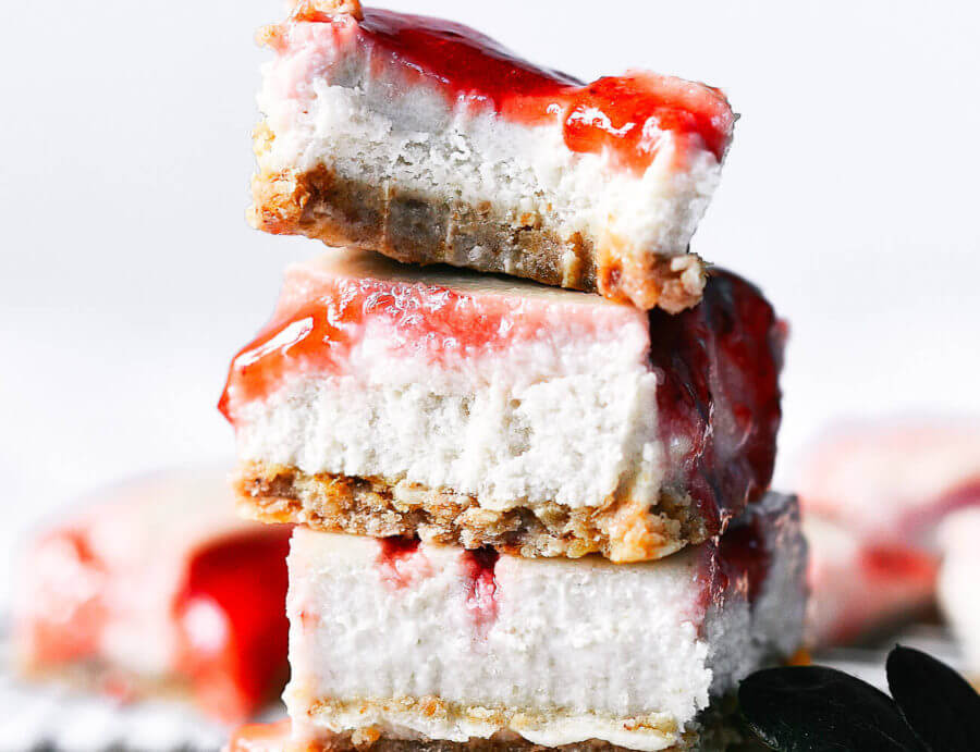 Easy Vegan Strawberry Cheesecake