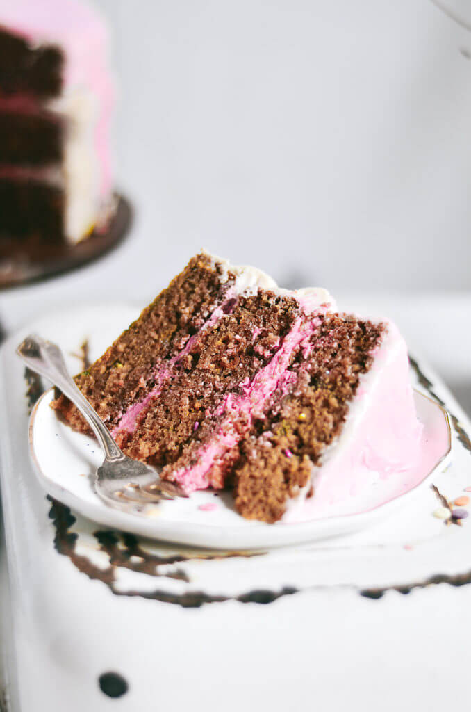 What’s the secret ingredient?… This grain free funfetti cake is filled with natural root vegetable colored sprinkles white chia seeds! To top it off, it’s covered in a creamy and smooth coconut oil frosting and pink glaze. Naturally gluten free, dairy free, and dye free. Homemade funfetti cake mix recipe. Funfetti cake box mix. Funfetti cake ideas. Funfetti cake decoration ideas. Funfetti birthday cake. Gluten free funfetti cake recipe. Funfetti gluten free sprinkles. Healthy funfetti cake. Healthy gluten free funfetti birthday cake. Vegan frosting. Vegan funfetti frosting. Paleo funfetti cake. Grain free funfetti cake. Easy funfetti cake.