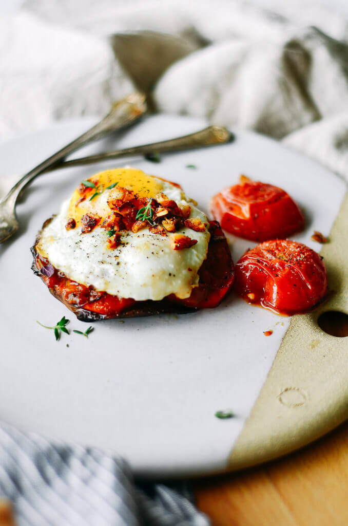 Beautiful egg toast with gorgeous roasted tomatoes and pan roasted portobello mushrooms. Topped off with GARLIC CRISPIES!!, fresh thyme, sea salt, and fresh cracked pepper. A quick, easy, whole30, and paleo breakfast! whole30 breakfast. easy whole30 breakfast ideas. whole30 meal plan. Easy whole30 dinner recipes. Easy whole30 dinner recipes. Whole30 recipes. Whole30 lunch. Whole30 meal planning. Whole30 meal prep. Healthy paleo meals. Healthy Whole30 recipes. Easy Whole30 recipes. Easy whole30 dinner recipes. Best avocado recipes. Dairy free pesto recipe. whole30 apple recipe.