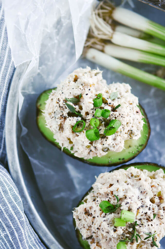 Ready for whole30 lunch in 5 minutes? Me too! Check out this recipe just for you. Creamy whole30 tuna avocado boats are topped with fresh herbs and are so healthy and easy! Whole30 lunch on the go. Whole30 meal ideas. whole30 meal plan. Easy whole30 dinner recipes. Easy whole30 dinner recipes. Whole30 recipes. Whole30 lunch. Whole30 meal planning. Whole30 meal prep. Healthy paleo meals. Healthy Whole30 recipes. Easy Whole30 recipes. Easy whole30 dinner recipes.