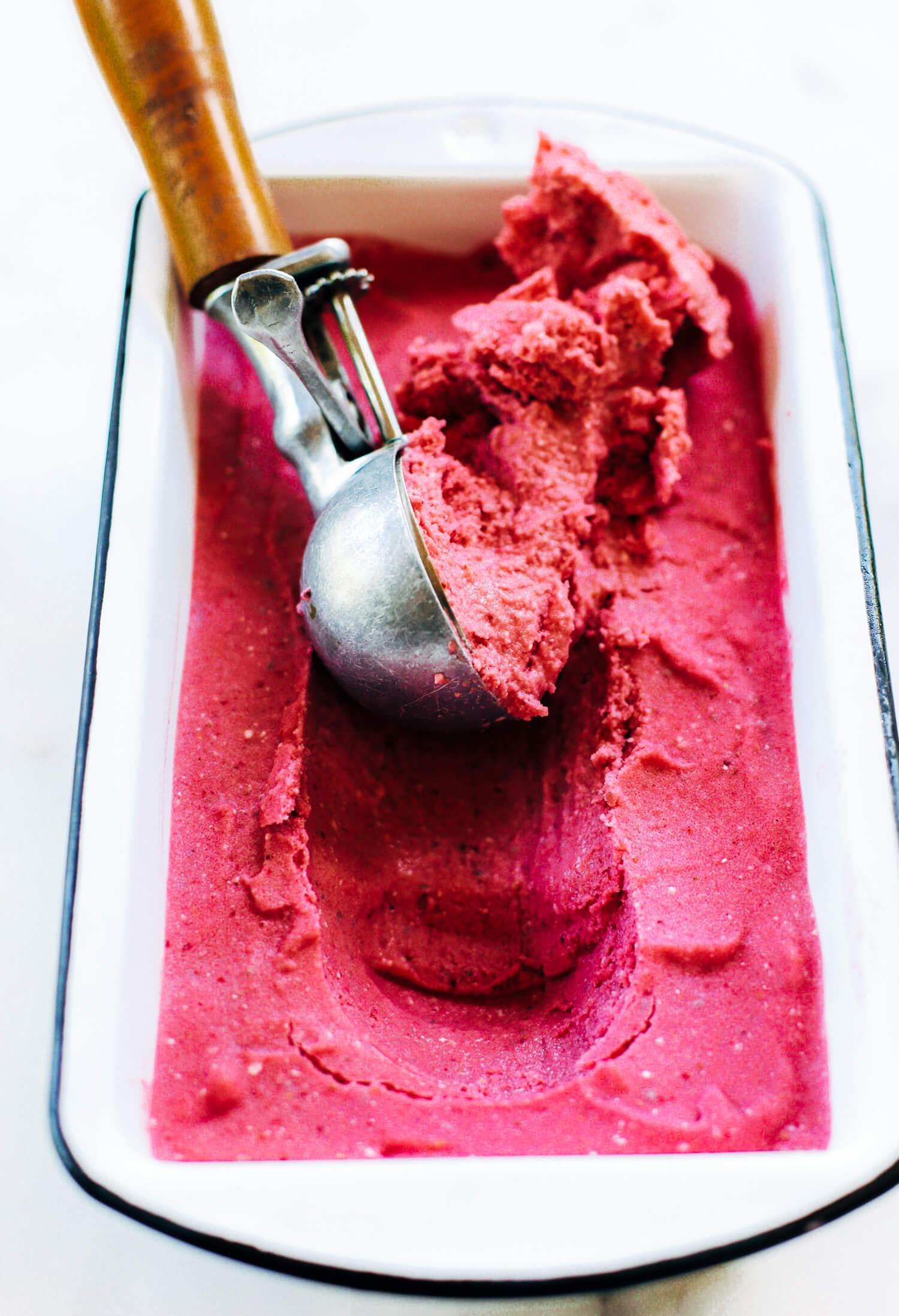 No Churn Blender Strawberry IceCream Paleo Gluten Free
