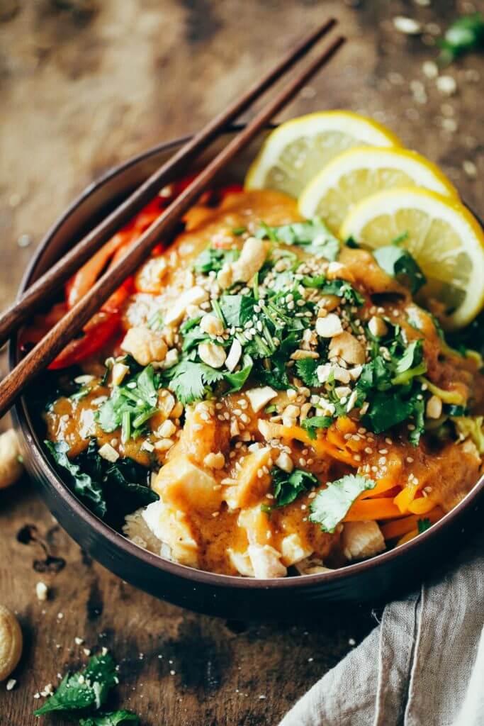 15 Minute whole30 Thai chicken noodles with “peanut” sauce, kale, and bell peppers. An easy family friendly meal, serve hot or cold! Easy whole30 dinner recipes. Whole30 recipes. Whole30 lunch. Whole30 recipes just for you. Whole30 meal planning. Whole30 meal prep. Healthy paleo meals. Healthy Whole30 recipes. Easy Whole30 recipes. Zucchini Noodle recipes.