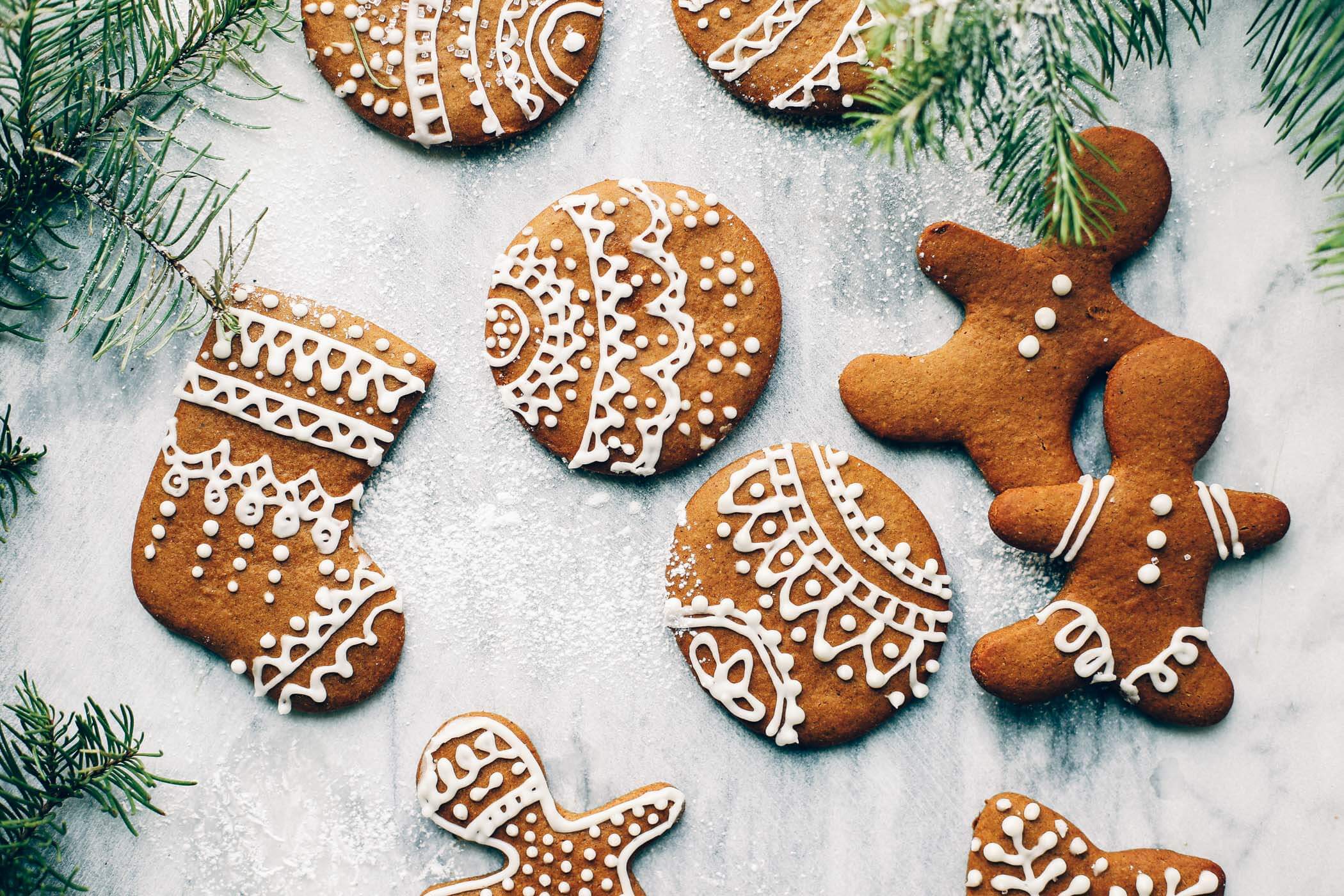 This grain free, refined sugar free gingerbread cookie recipe not only makes delicious cookies- it’s perfect for making gingerbread houses! (Paleo, gluten free, dairy free). Easy gluten free gingerbread cookies. Soft Gingerbread cookies. Almond flour gingerbread cookies. Paleo vegan gingerbread cookies. Best gluten free gingerbread cookies. Low carb gluten free gingerbread cookies.