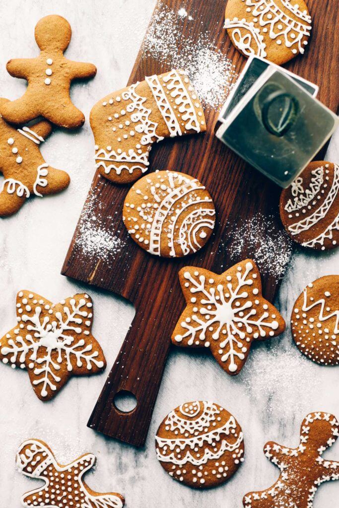 This grain free, refined sugar free gingerbread cookie recipe not only makes delicious cookies- it’s perfect for making gingerbread houses! (Paleo, gluten free, dairy free). Easy gluten free gingerbread cookies. Soft Gingerbread cookies. Almond flour gingerbread cookies. Paleo vegan gingerbread cookies. Best gluten free gingerbread cookies. Low carb gluten free gingerbread cookies.