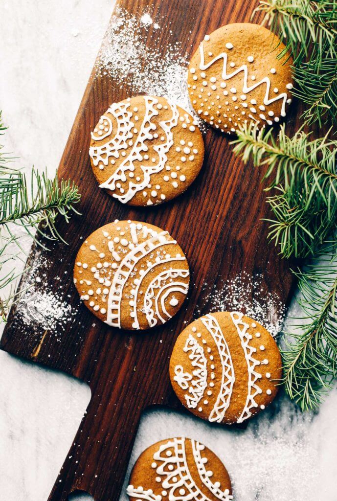 This grain free, refined sugar free gingerbread cookie recipe not only makes delicious cookies- it’s perfect for making gingerbread houses! (Paleo, gluten free, dairy free). Easy gluten free gingerbread cookies. Soft Gingerbread cookies. Almond flour gingerbread cookies. Paleo vegan gingerbread cookies. Best gluten free gingerbread cookies. Low carb gluten free gingerbread cookies.