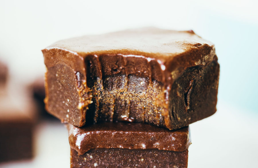 5 Minute No Bake Paleo Brownies