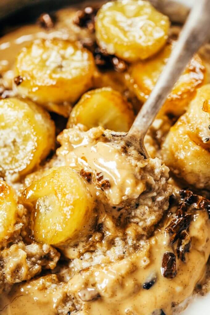 Warm and toasty Paleo banana cereal. Made with caramelized bananas, chia seeds, golden flax, hemp, and coconut. This grain free cereal tastes like oatmeal and is topped with my favorite caramelized bananas! Paleo, gluten free, healthy. Whole30 breakfast recipe. Easy paleo breakfast ideas. Whole30 breakfast ideas. paleo cereal recipe. whole30 meal plan.h. Whole30 meal planning. Whole30 meal prep. Healthy paleo meals. Healthy Whole30 recipes. Easy Whole30 recipes.