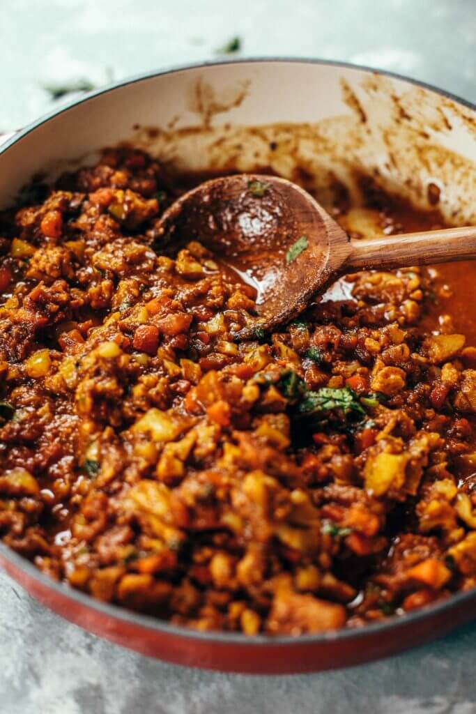 Chili made with cauliflower- paleo, whole30, vegan. Full of flavor, healthy, and satisfying. The kind of home-cooked meal that makes you all comfy inside. Recipe can be made ahead and frozen. Best Paleo chili. Best whole30 chili. Easy whole30 dinner recipes. Easy whole30 dinner recipes. Whole30 recipes. Whole30 lunch. Whole30 meal planning. Whole30 meal prep. Healthy paleo meals. Healthy Whole30 recipes. Easy Whole30 recipes. Easy whole30 dinner recipes.