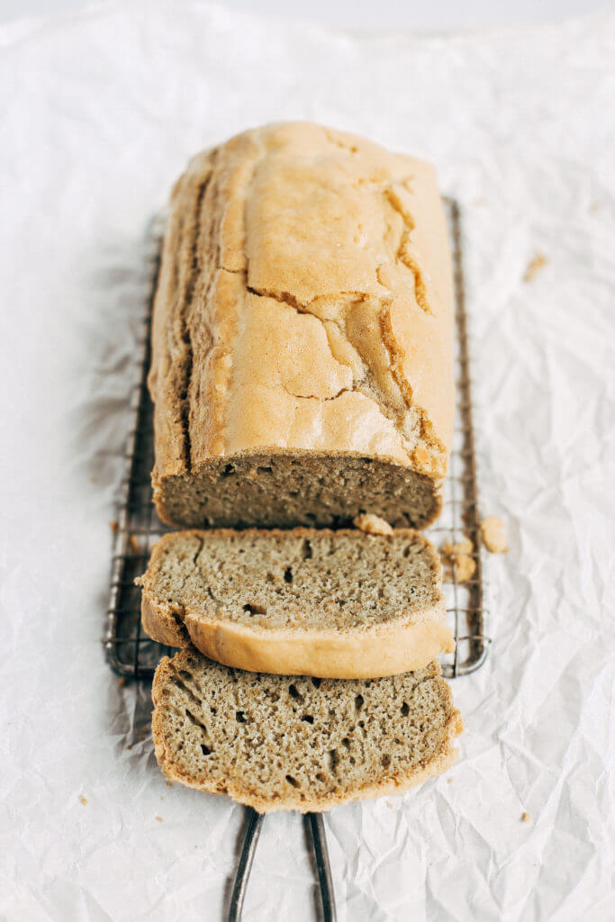 Healthy paleo sandwich bread- made in the blender! Makes perfect sandwiches. Easy gluten free and grain free bread recipe. Easy paleo bread recipe. Paleo baking. Paleo breads. Paleo sandwich bread. Almond flour paleo bread. Paleo lunch ideas. Easy paleo lunches. Paleo for beginners. Paleo diet recipes. Paleo breakfast and snacks. #bread #paleo #gluten free #healthy #easylunch