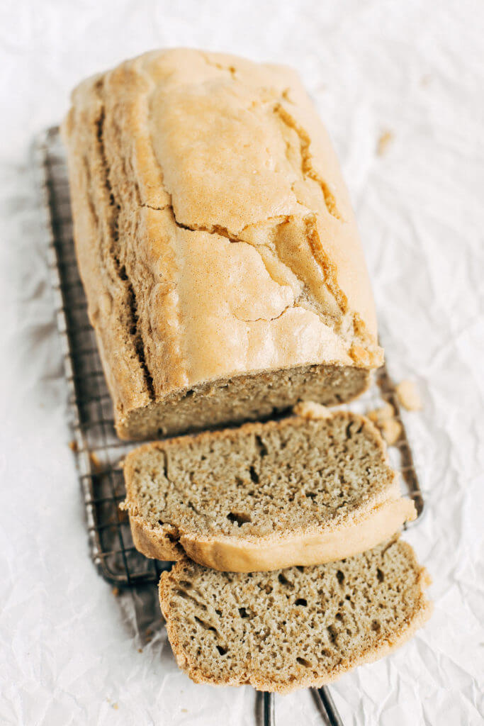 Healthy paleo sandwich bread- made in the blender! Makes perfect sandwiches. Easy gluten free and grain free bread recipe. Easy paleo bread recipe. Paleo baking. Paleo breads. Paleo sandwich bread. Almond flour paleo bread. Paleo lunch ideas. Easy paleo lunches. Paleo for beginners. Paleo diet recipes. Paleo breakfast and snacks. #bread #paleo #gluten free #healthy #easylunch