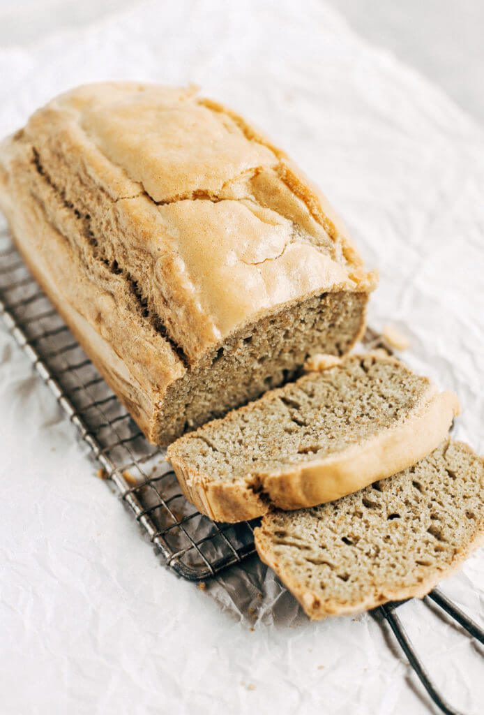 Healthy paleo sandwich bread- made in the blender! Makes perfect sandwiches. Easy gluten free and grain free bread recipe. Easy paleo bread recipe. Paleo baking. Paleo breads. Paleo sandwich bread. Almond flour paleo bread. Paleo lunch ideas. Easy paleo lunches. Paleo for beginners. Paleo diet recipes. Paleo breakfast and snacks. #bread #paleo #gluten free #healthy #easylunch