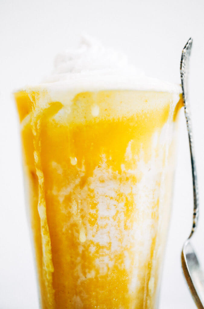 Top on my paleo food list: golden iced turmeric lattes. Tastes like liquid sunshine! An easy refreshing paleo and whole30 beverage, perfect for summer. #paleo #summer #golden Paleo for beginners. Paleo diet recipes. Paleo breakfast on the go. Easy paleo snacks. Best golden milk latte. Whole30 breakfast recipes. Whole30 rules. Whole30 snacks.