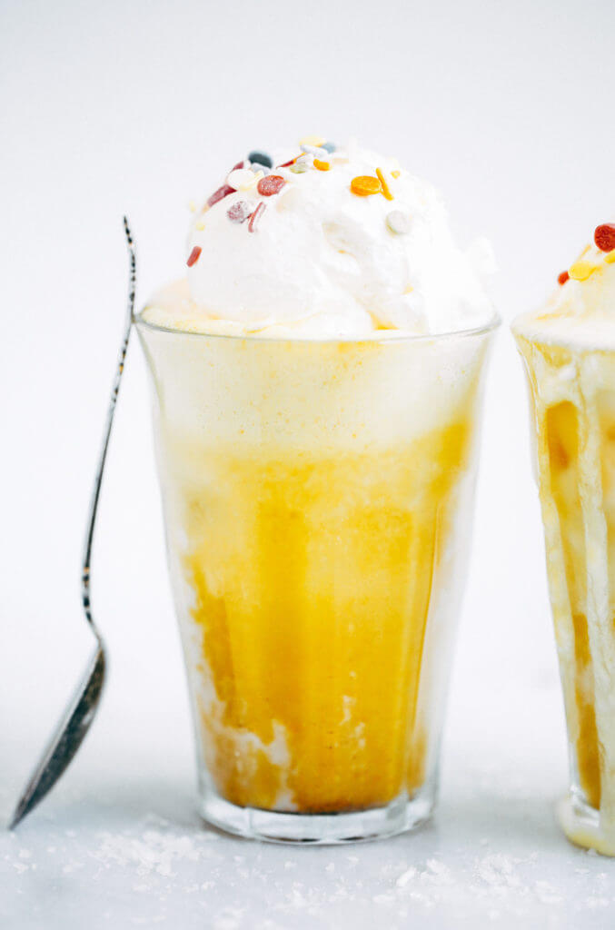 Iced Turmeric Latte - Monday Dreams