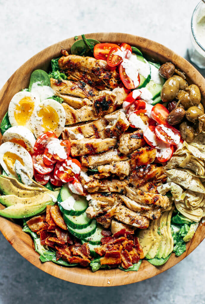 Fresh and easy Caesar Cobb salad. Made with grilled chicken, avocado, bacon, all the toppings, and creamy sauce! A fast and tasty whole30 and paleo family dinner recipe for meal prep. Whole30 rules. Whole30 recipes. Whole30 dinner. Paleo dinner recipes ideas. Summer salads. How to grill chicken. Paleo recipes for beginners. Paleo diet recipes.
