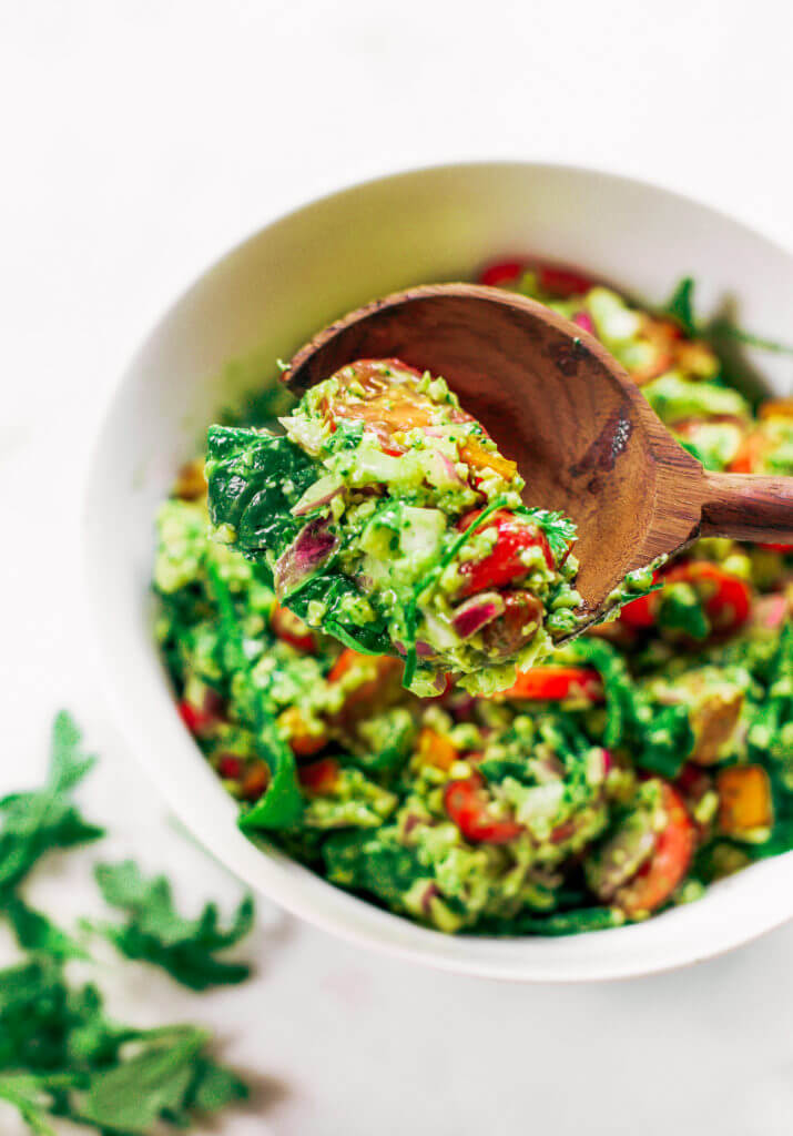 10 Minute cauliflower summer salad. Made with raw cauliflower, juicy tomatoes, and creamy avocado lime dressing. A refreshing paleo and whole30 lunch recipe for meal prep. Whole30 rules. Whole30 recipes. Whole30 dinner. Paleo dinner recipes ideas. Summer salads. How to grill chicken. Paleo recipes for beginners. Paleo diet recipes. #paleo #salad #whole30