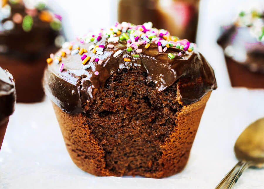 Healthy Paleo Chocolate Cupcakes With Frosting
