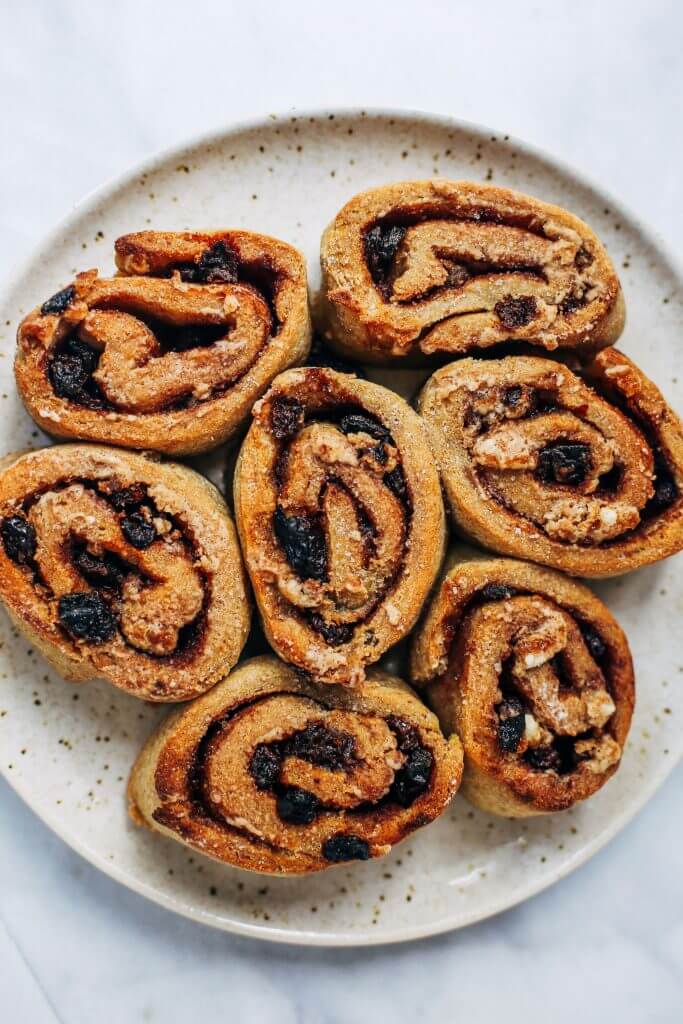 108 calorie paleo diet cinnamon rolls made sweet potato instead of flour! Heathy cinnamon rolls for the holidays that taste delicious! This recipe is contains NO EGGS and is yeast free, dairy free, grain free, and sugar free.