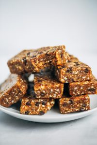 Homemade cookie dough larabars made with healthy ingredients. A healthy paleo snack for kids and families on the go! Love these easy to make nut and fruit bars that taste like cookie dough!