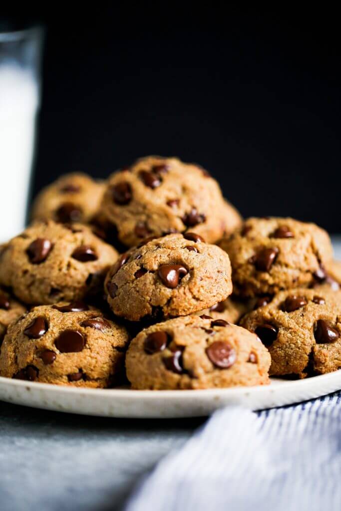 Best homemade keto chocolate chip cookies! Soft and thick sugar-free paleo cookie recipe; packed with protein and made with almond flour. This healthy chocolate chip cookie recipe is a perfect keto snack! #cookies #keto #paleo #dessert #healthy