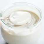 2 minute dairy free yogurt recipe. Healthy cashew yogurt ready in just minutes! This creamy paleo yogurt is perfect served for breakfast with fruit. Made with just three ingredients! #paleo #yogurt #healthybreakfast #recipes #cooking #mealprep
