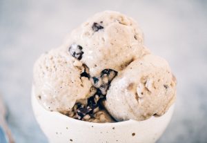 Homemade “nice” cream recipe- made with a secret ingredient: cauliflower (you don’t even taste it). My secret to making super fluffy “nice” cream is adding vanilla collagen! Only need a few ingredients needed to make this frosty dessert happen! Make this easy dairy free ice-cream recipe. #dessert #fruit #icecream #dairyfree #paleo