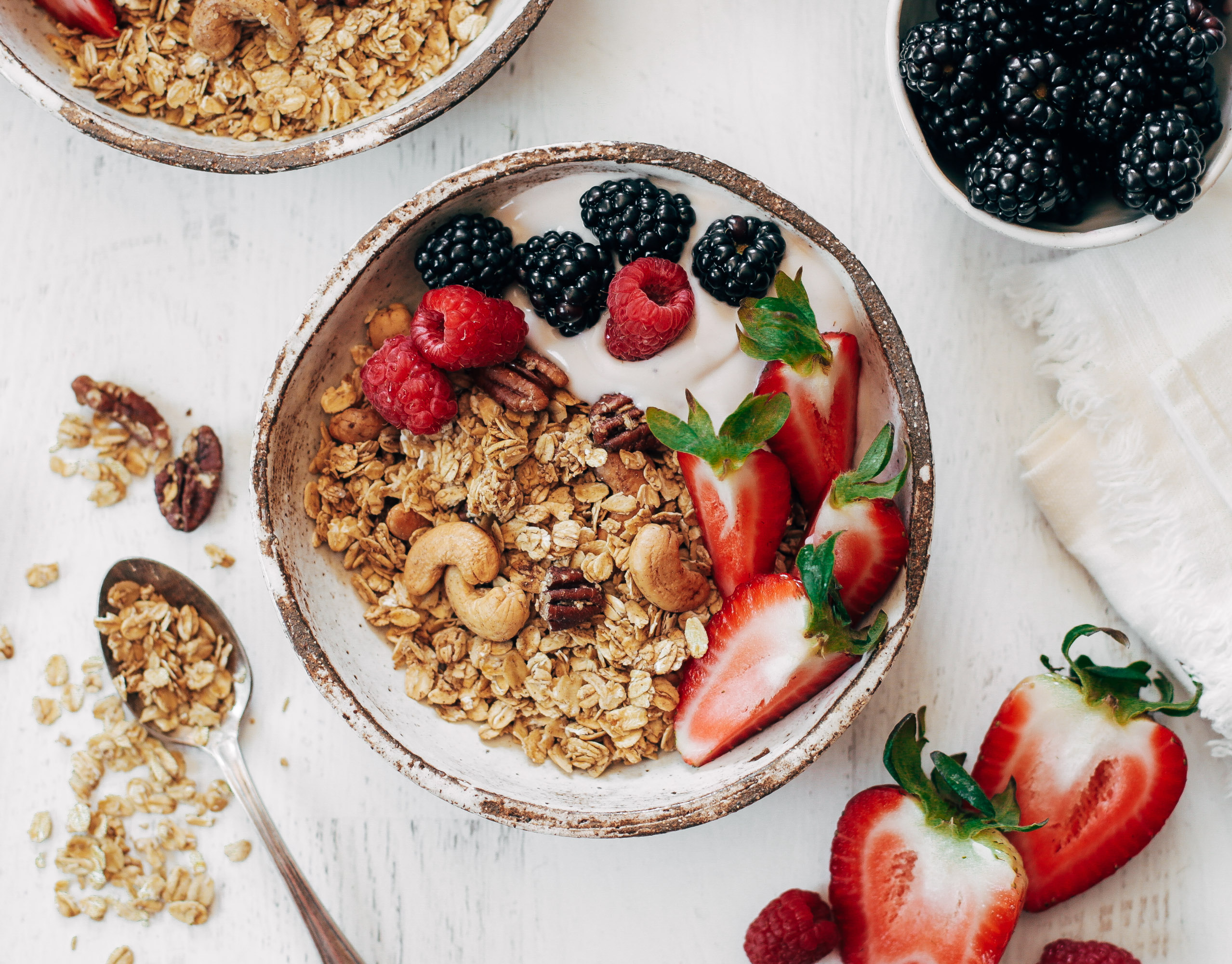 Healthy cinnamon pecan granola made in the air fryer. In just a few minutes, you can have a bowl full of delicious gluten free granola and can serve it with almond or oat milk! Made with just a few ingredients and in just a few minutes, then it’s ready to go!